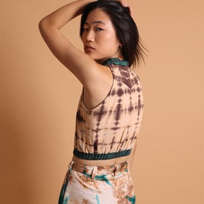 Chemise crop top beige et turquoise, par KROSKEL pour toutes les femmes au style unique