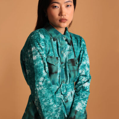 Veste saharienne pour femme chic - La veste saharienne Visone de chez Kroskel