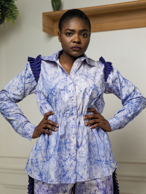Chemise batik indigo Kroskel x Paola Audrey
