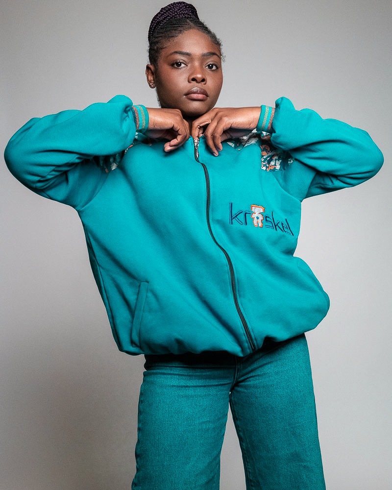 Sweatshirt zippé Kroskel – Turquoise (broderie dos)