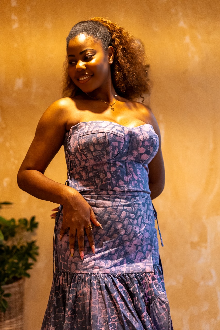 Bustier structuré Kroskel à lacets — Indigo Nattes – Image 4